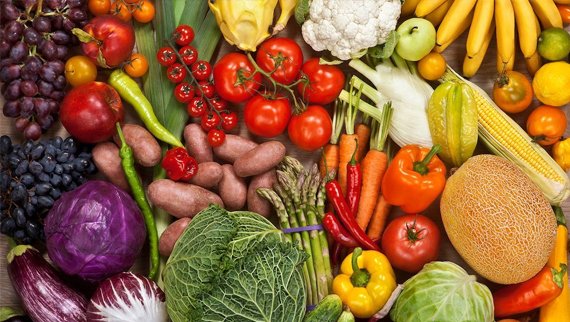 Alimentos alcalinos: verduras, verduras de hojas verdes, y frutas.